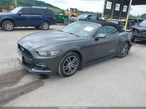 1FATP8UH6G5296426 2016 FORD MUSTANG - Image 2