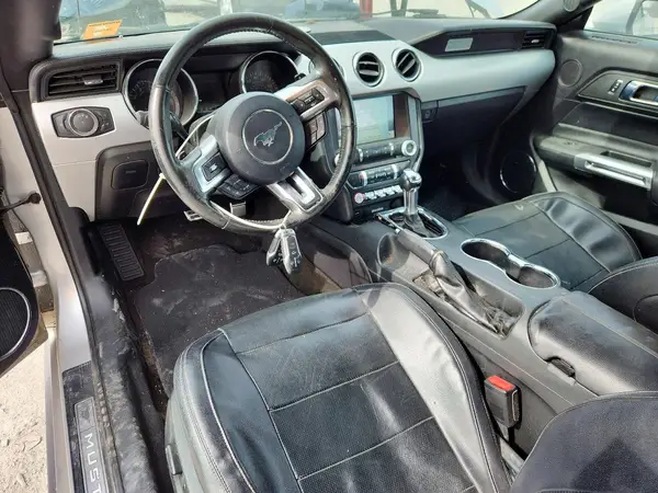 1FATP8UH6G5329070 2016 FORD MUSTANG - Image 8