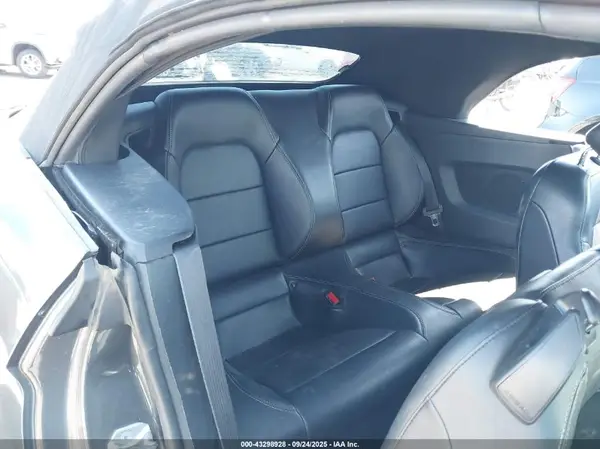 1FATP8UH6G5329201 2016 FORD MUSTANG - Image 8