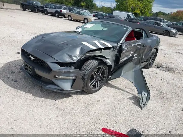 1FATP8UH6J5105899 2018 FORD MUSTANG - Image 2