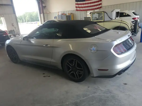 1FATP8UH6J5124064 2018 FORD MUSTANG - Image 2
