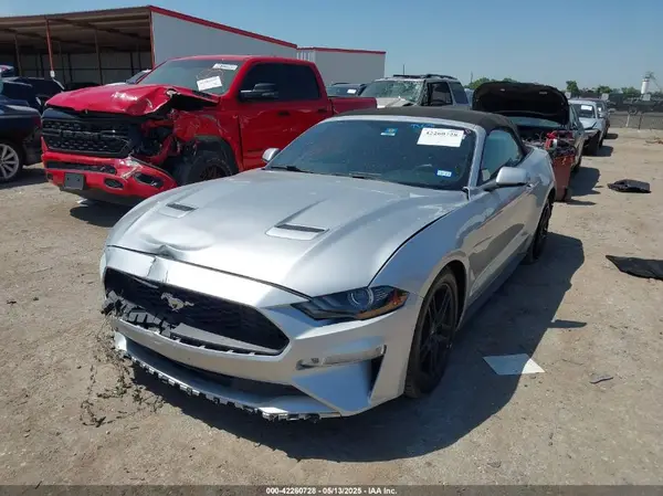 1FATP8UH6J5124517 2018 FORD MUSTANG - Image 2