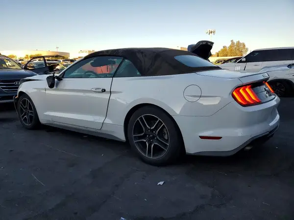 1FATP8UH6J5133444 2018 FORD MUSTANG - Image 2