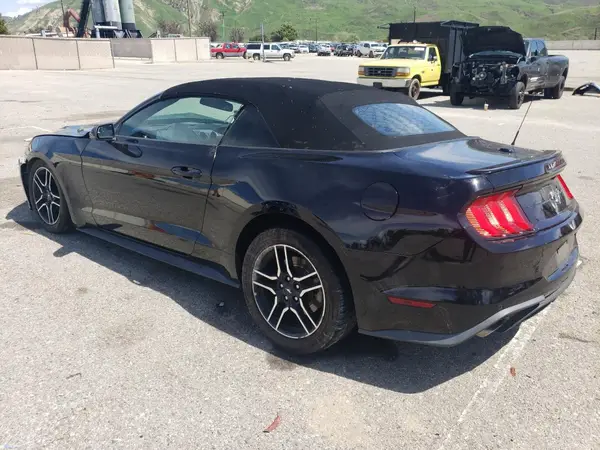 1FATP8UH6J5177489 2018 FORD MUSTANG - Image 2