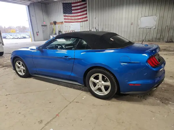 1FATP8UH6L5106215 2020 FORD MUSTANG - Image 2