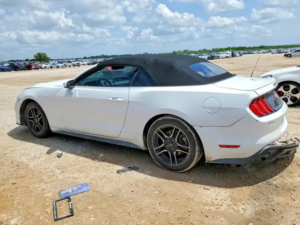1FATP8UH6L5125783 2020 FORD MUSTANG - Image 2