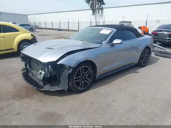 1FATP8UH6L5131602 2020 FORD MUSTANG - Image 2