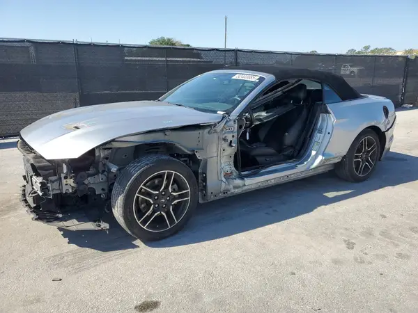 1FATP8UH6L5132071 2020 FORD MUSTANG - Image 1
