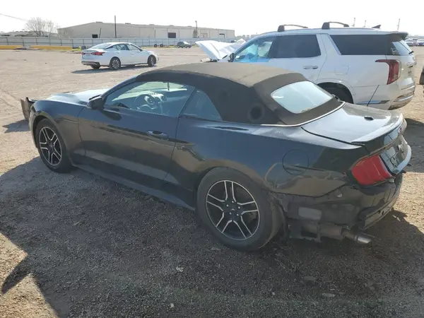1FATP8UH6L5135018 2020 FORD MUSTANG - Image 2