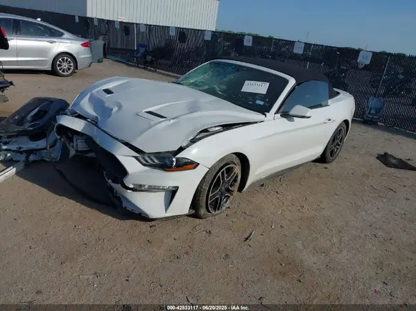 1FATP8UH6L5138789 2020 FORD MUSTANG - Image 2