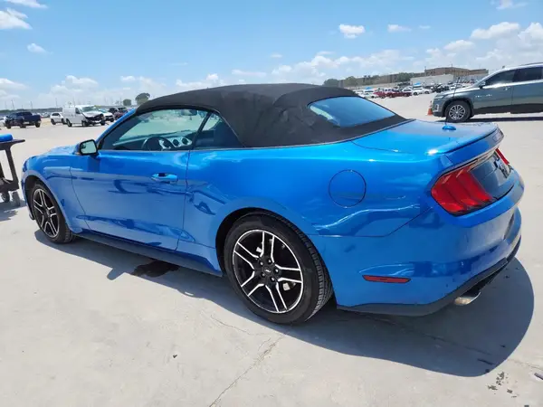 1FATP8UH6L5139702 2020 FORD MUSTANG - Image 2