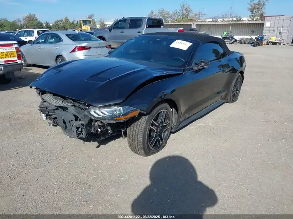 1FATP8UH6N5102183 2022 FORD MUSTANG - Image 2