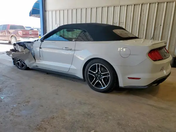 1FATP8UH6N5103835 2022 FORD MUSTANG - Image 2