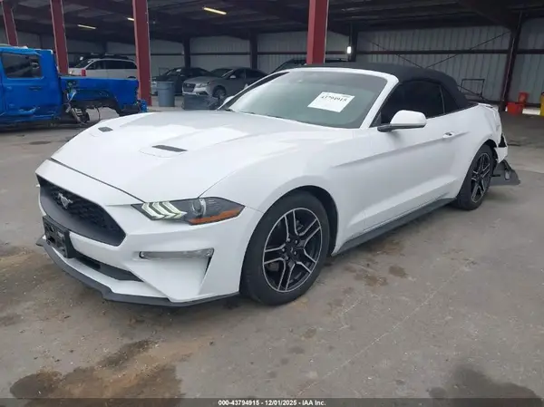1FATP8UH6N5106038 2022 FORD MUSTANG - Image 2