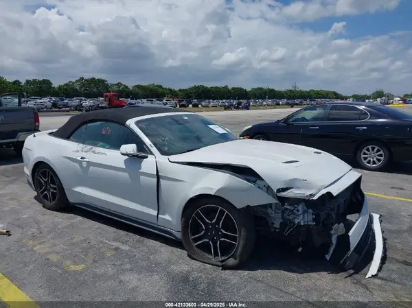 1FATP8UH6N5106301 2022 FORD MUSTANG - Image 1