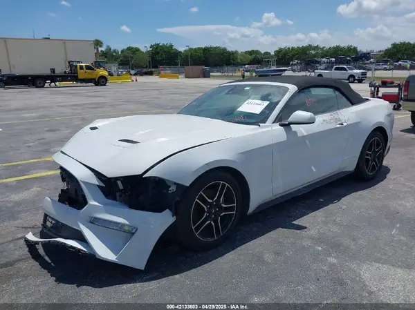 1FATP8UH6N5106301 2022 FORD MUSTANG - Image 2