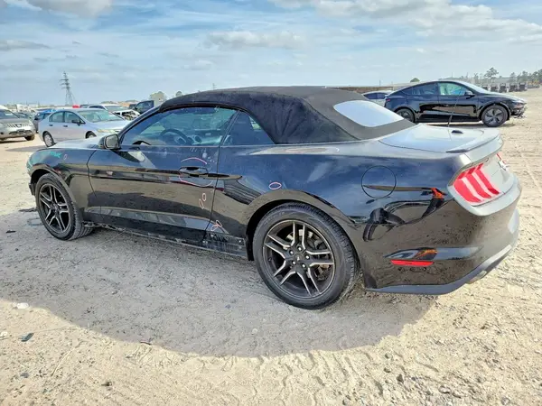1FATP8UH6N5106315 2022 FORD MUSTANG - Image 2