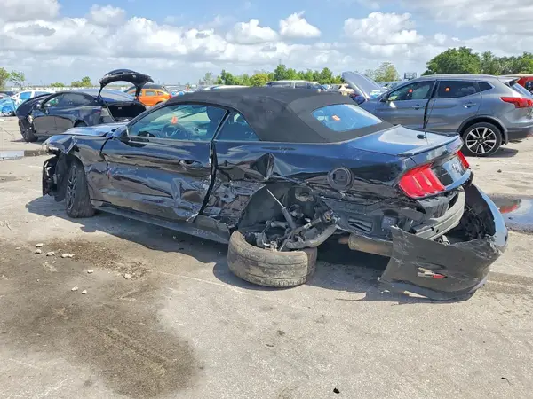 1FATP8UH6N5107979 2022 FORD MUSTANG - Image 2