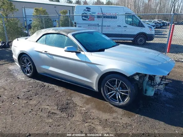 1FATP8UH7G5274516 2016 FORD MUSTANG - Image 1