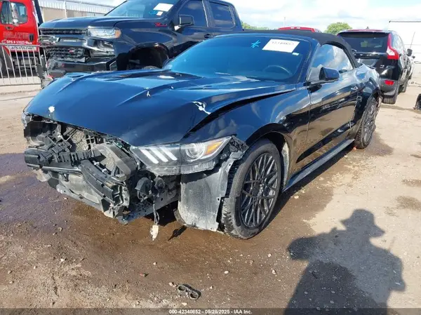 1FATP8UH7H5273142 2017 FORD MUSTANG - Image 2