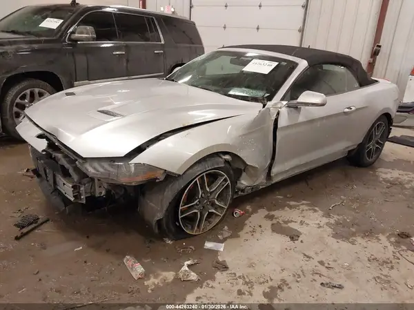 1FATP8UH7J5110951 2018 FORD MUSTANG - Image 2