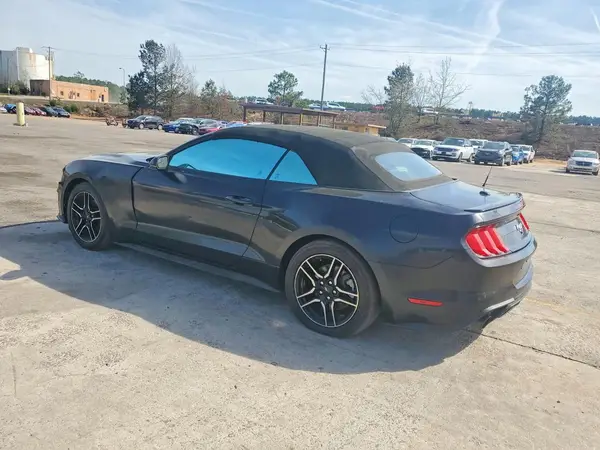 1FATP8UH7J5115101 2018 FORD MUSTANG - Image 2