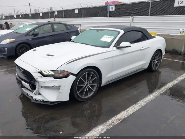 1FATP8UH7J5123991 2018 FORD MUSTANG - Image 2