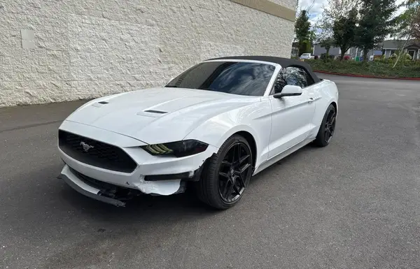 1FATP8UH7J5132500 2018 FORD MUSTANG - Image 2