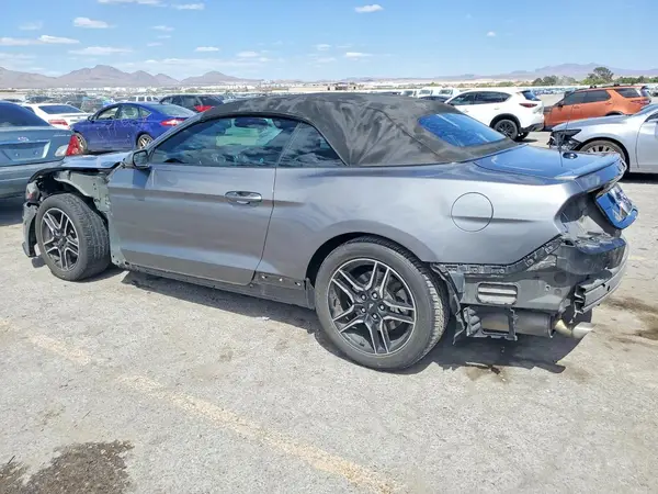 1FATP8UH7J5133257 2018 FORD MUSTANG - Image 2
