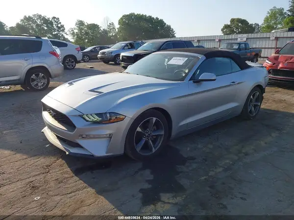 1FATP8UH7J5136370 2018 FORD MUSTANG - Image 2