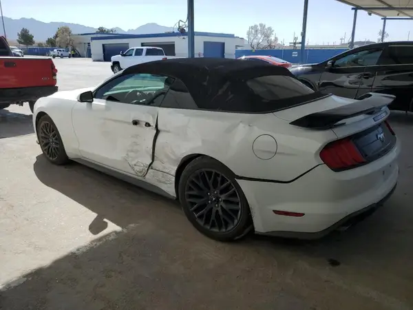 1FATP8UH7J5155193 2018 FORD MUSTANG - Image 2
