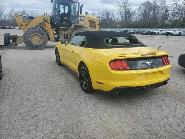 1FATP8UH7J5156277 2018 FORD MUSTANG - Image 2