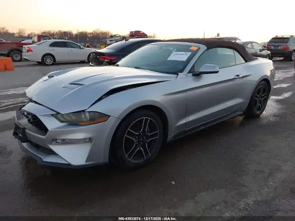 1FATP8UH7J5166386 2018 FORD MUSTANG - Image 2