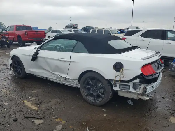 1FATP8UH7K5192326 2019 FORD MUSTANG - Image 2