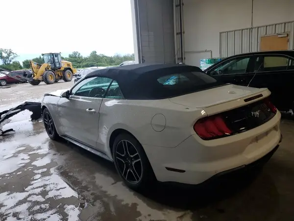 1FATP8UH7L5106076 2020 FORD MUSTANG - Image 2