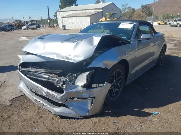 1FATP8UH7L5126327 2020 FORD MUSTANG - Image 2