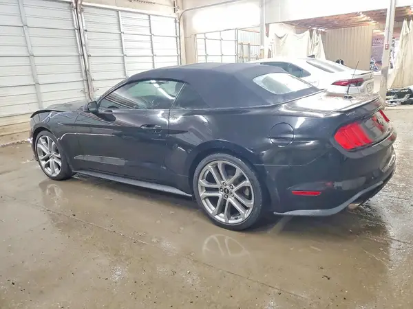 1FATP8UH7L5161921 2020 FORD MUSTANG - Image 2
