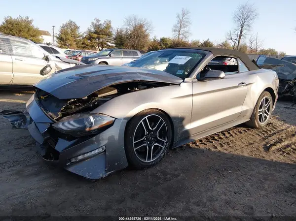 1FATP8UH7M5101736 2021 FORD MUSTANG - Image 2