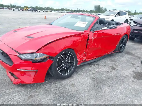 1FATP8UH7M5101820 2021 FORD MUSTANG - Image 2