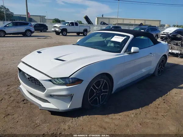 1FATP8UH7M5104961 2021 FORD MUSTANG - Image 2