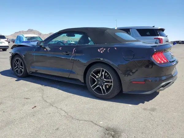 1FATP8UH7M5106256 2021 FORD MUSTANG - Image 2