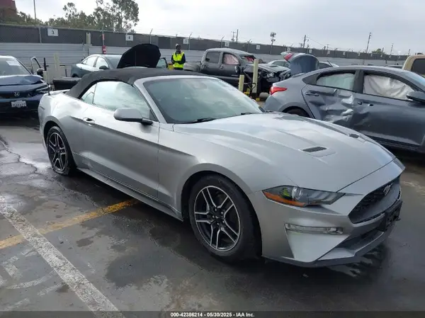 1FATP8UH7M5115605 2021 FORD MUSTANG - Image 1