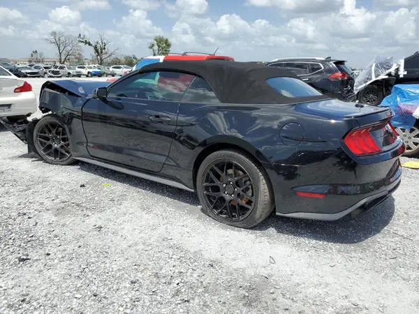 1FATP8UH7M5133764 2021 FORD MUSTANG - Image 2