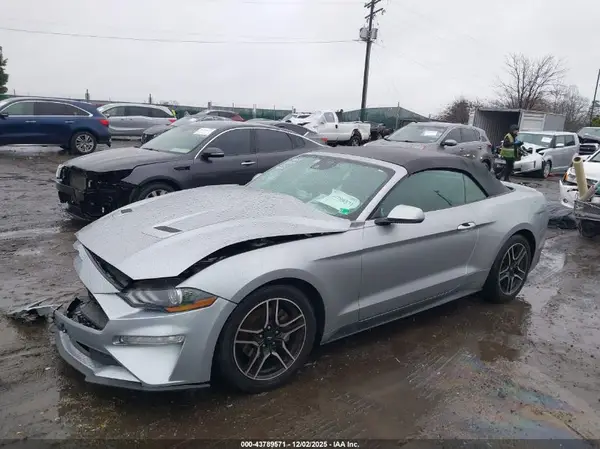 1FATP8UH7N5100605 2022 FORD MUSTANG - Image 2