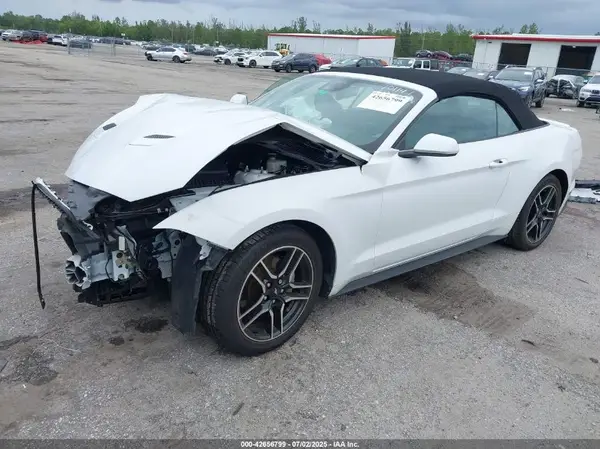 1FATP8UH7N5101141 2022 FORD MUSTANG - Image 2