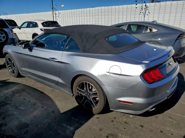 1FATP8UH7N5102046 2022 FORD MUSTANG - Image 2