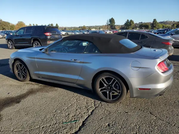 1FATP8UH7N5103522 2022 FORD MUSTANG - Image 2