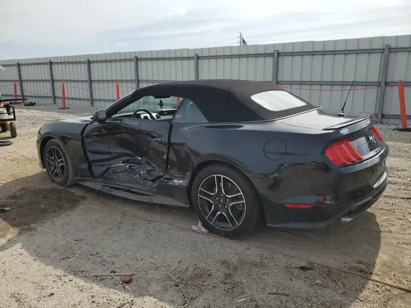1FATP8UH7N5118831 2022 FORD MUSTANG - Image 2