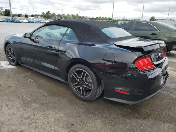 1FATP8UH7N5120563 2022 FORD MUSTANG - Image 2