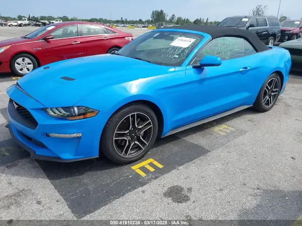 1FATP8UH7N5124791 2022 FORD MUSTANG - Image 2